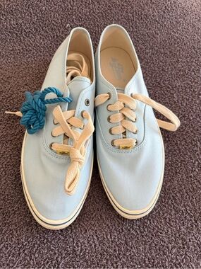 Size 12 Men’s Lace-Up Sneakers by Converse